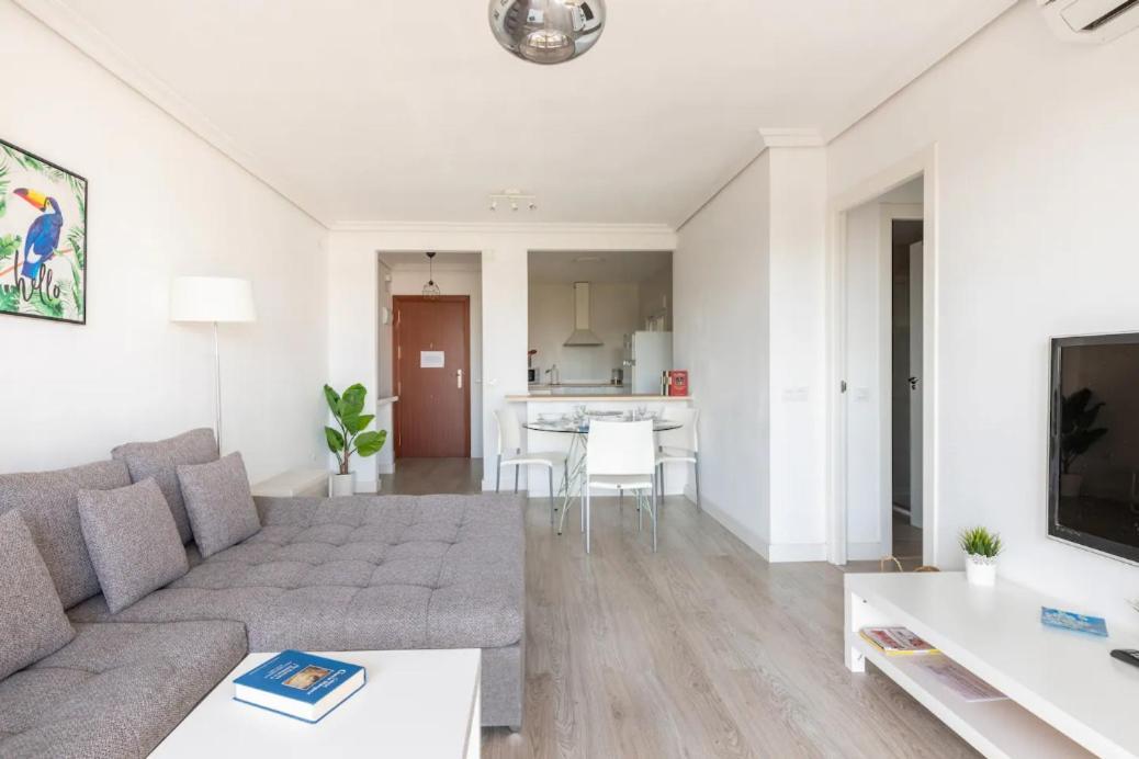 סביליה Apartamento Amplio Con 4 Habitaciones Y 2 Banos - Great Apartment With 4 Rooms - 2 Baths מראה חיצוני תמונה