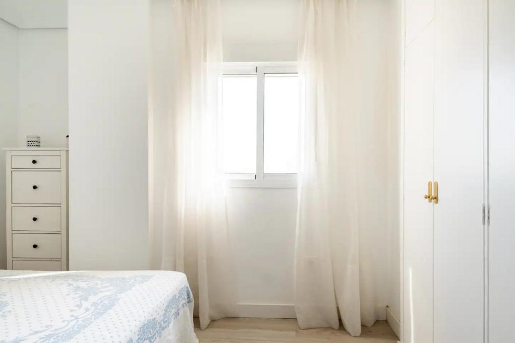 סביליה Apartamento Amplio Con 4 Habitaciones Y 2 Banos - Great Apartment With 4 Rooms - 2 Baths מראה חיצוני תמונה